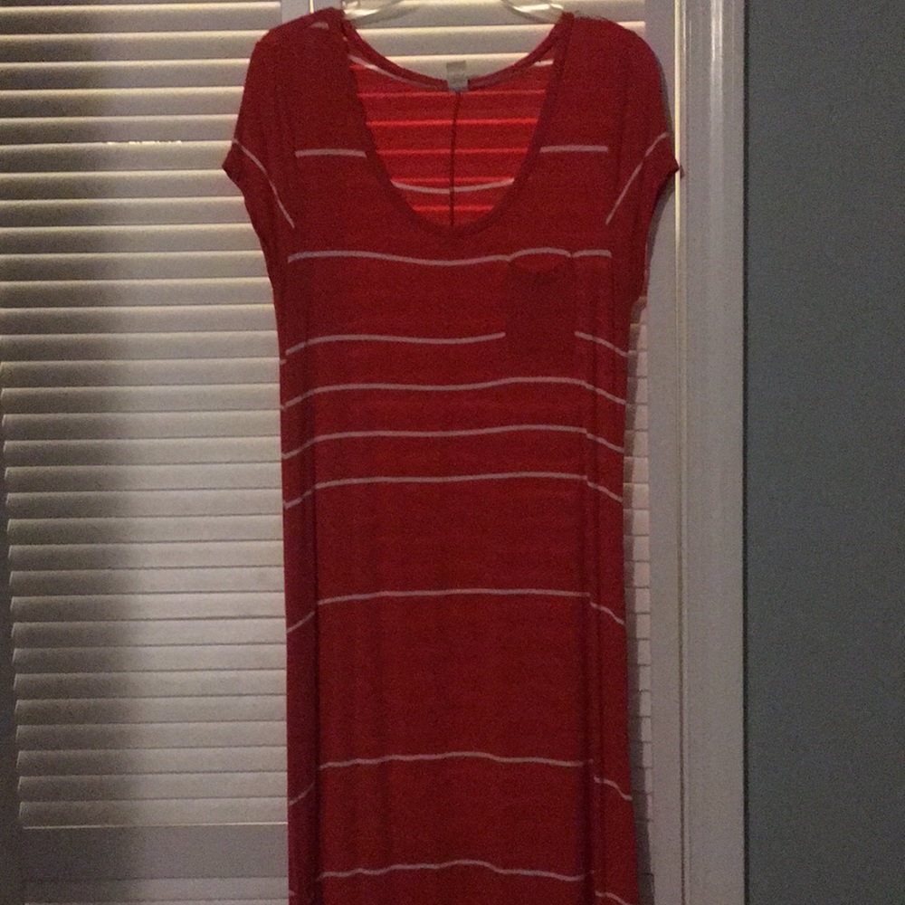 Red/ white striped Old Navy maxi dress